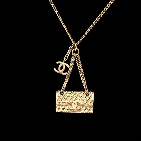 CHANEL Jewelry - CHANEL Vintage gold plated CC & Purse necklace